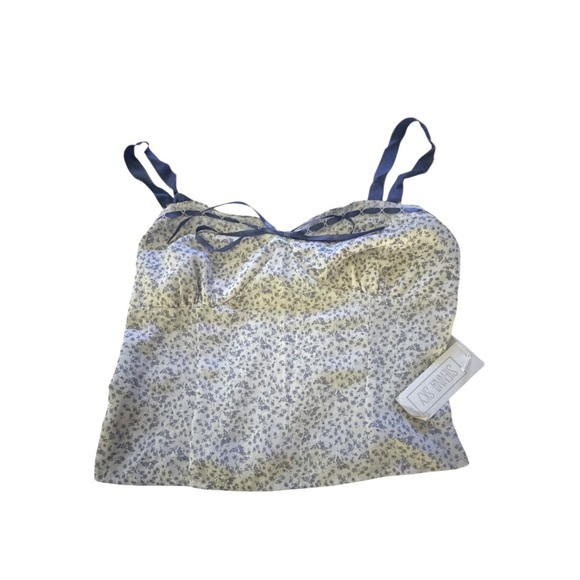 NWT Women’s Sienna Sky Beautiful White & Blue Floral Cropped Tank Top - Picture 1 of 4